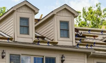 Photo of a new home being built.