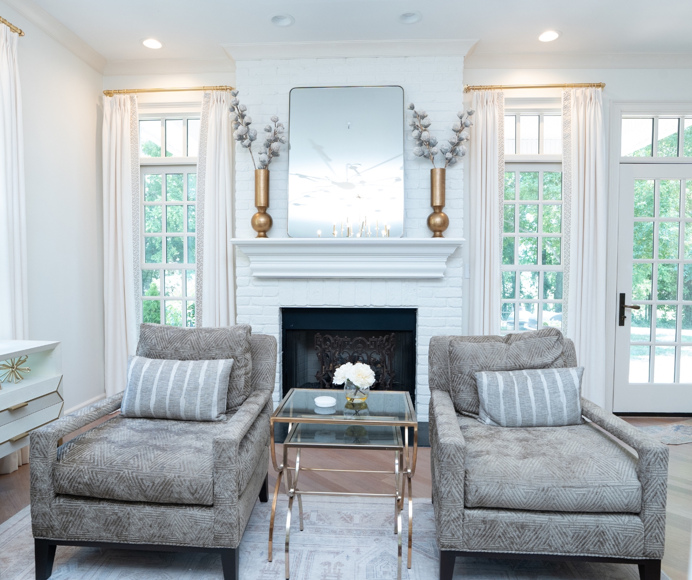 styled blinds to let just the right amount of sunight into your room