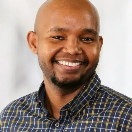 Portrait of Fuad Samatar, StoneCove Founder & Lead Contractor