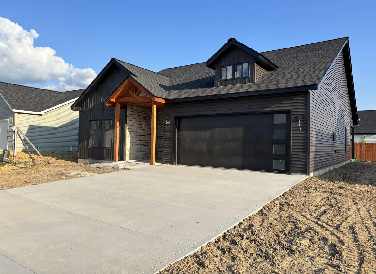 New construction home for sale in Bedford Indiana — Lesa Miller Real Estate Lawrence County