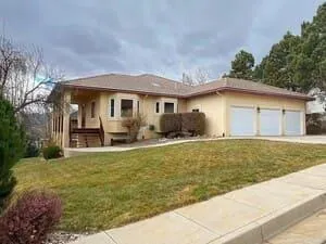 {{ custom_values.service_1 }} in {{custom_values.area_6})