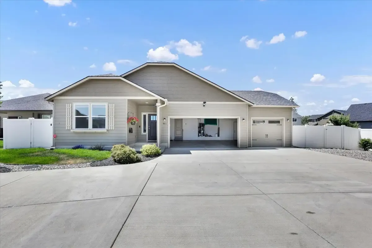 Spokane Concrete Pros builds and installs Driveways