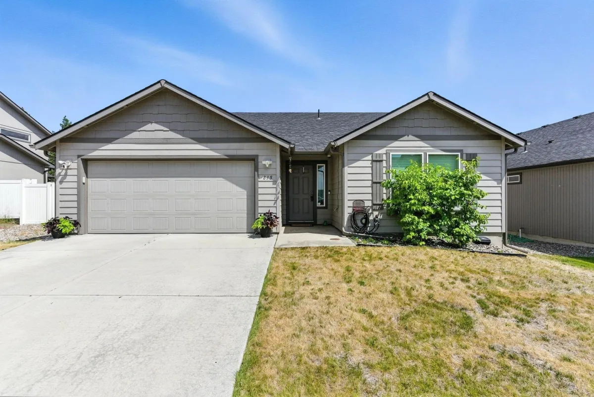 Spokane Concrete Pros builds and installs Driveways