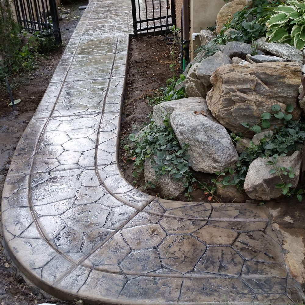 Logan Concrete builds and installs pathway