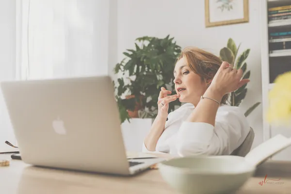 The 5 follow-up gaps that quietly cost solopreneurs clients