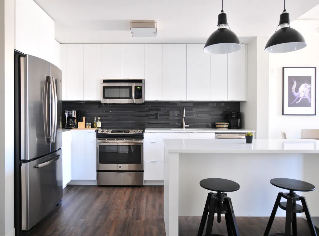 Luxury custom-built home in Raleigh NC featuring expert craftsmanship, timeless design, and high-end finishes.