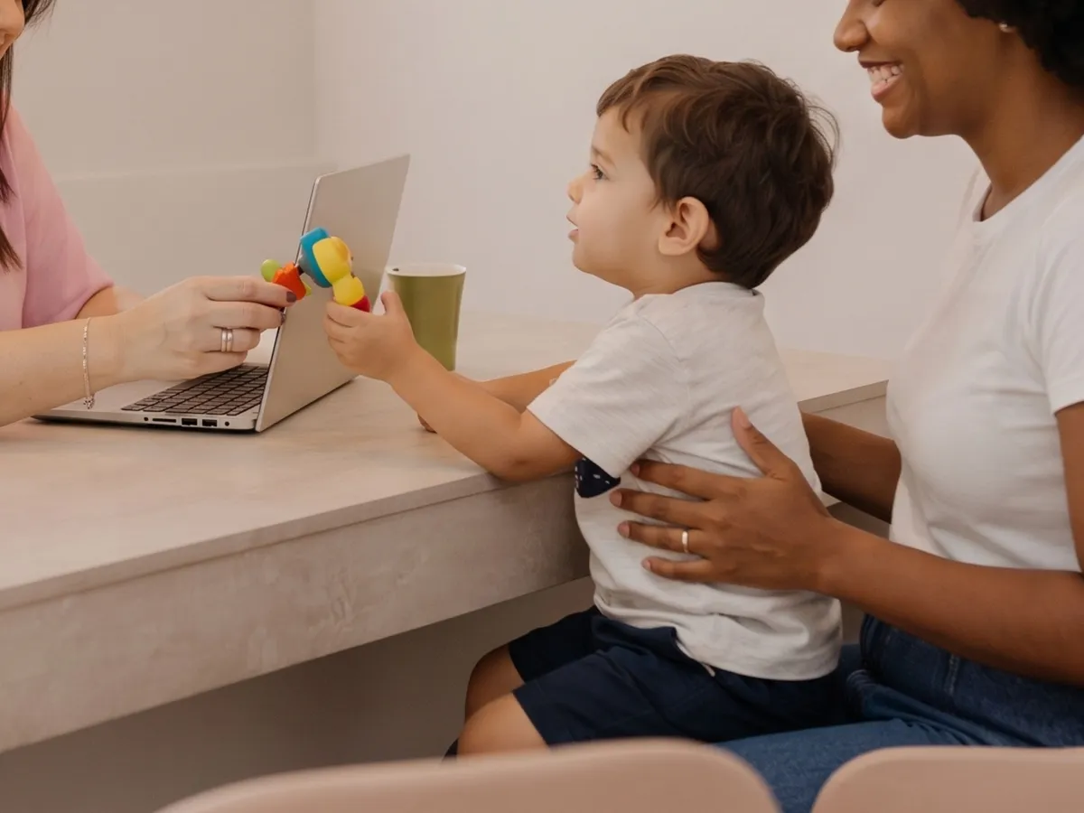 Gastropediatra x pediatra: qual a diferença e quando meu filho precisa do especialista