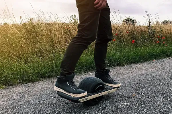 man-riding-onewheel-pint