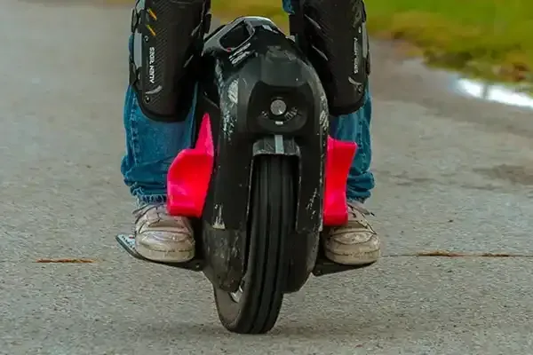 man-riding-onewheel-pint