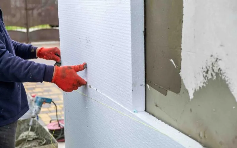 Bee Cave Insulation installs moisture resistant insulation to home exterior. 