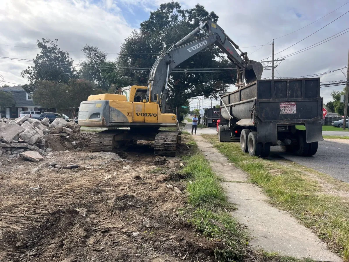 Commercial & Residential Demolition