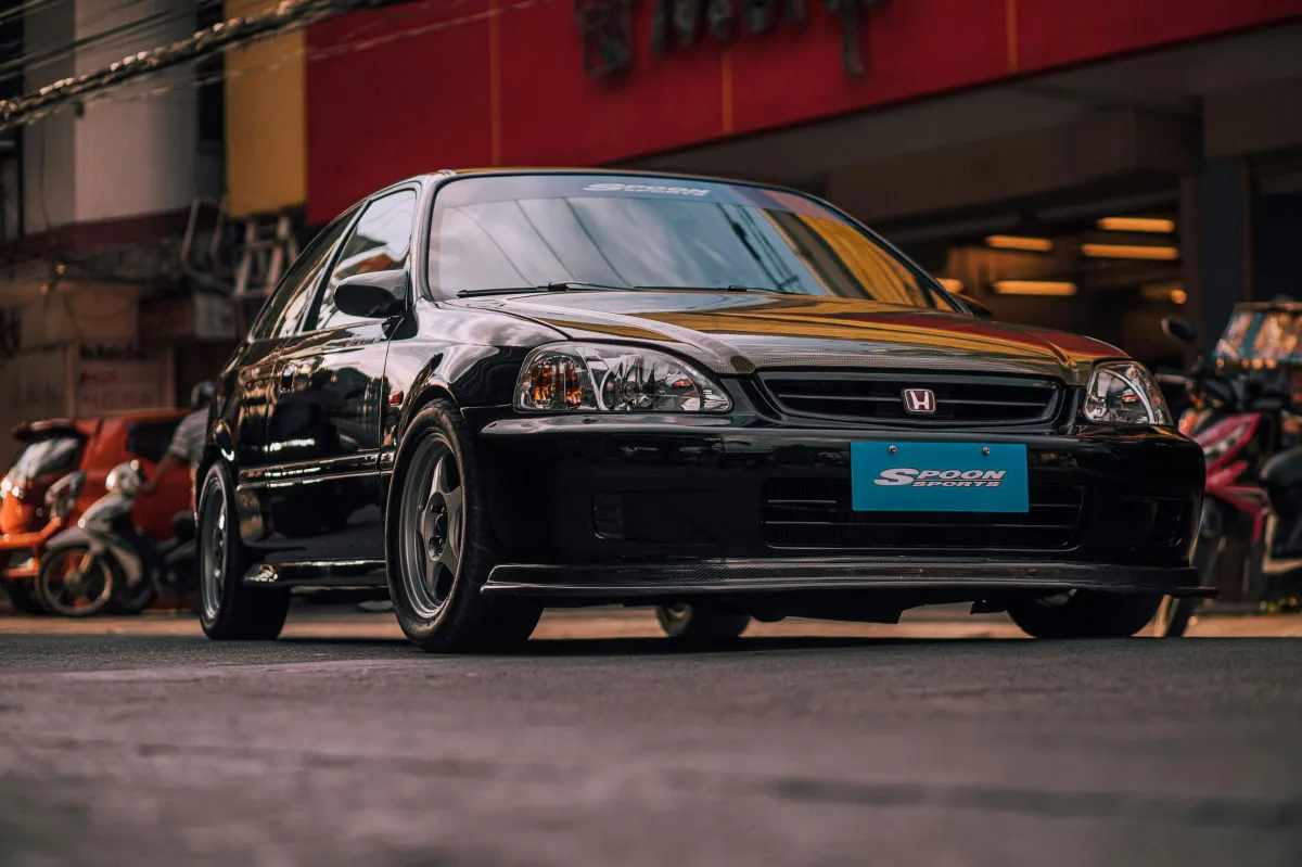 Honda Civic Type R - a high-performance and iconic JDM sedan