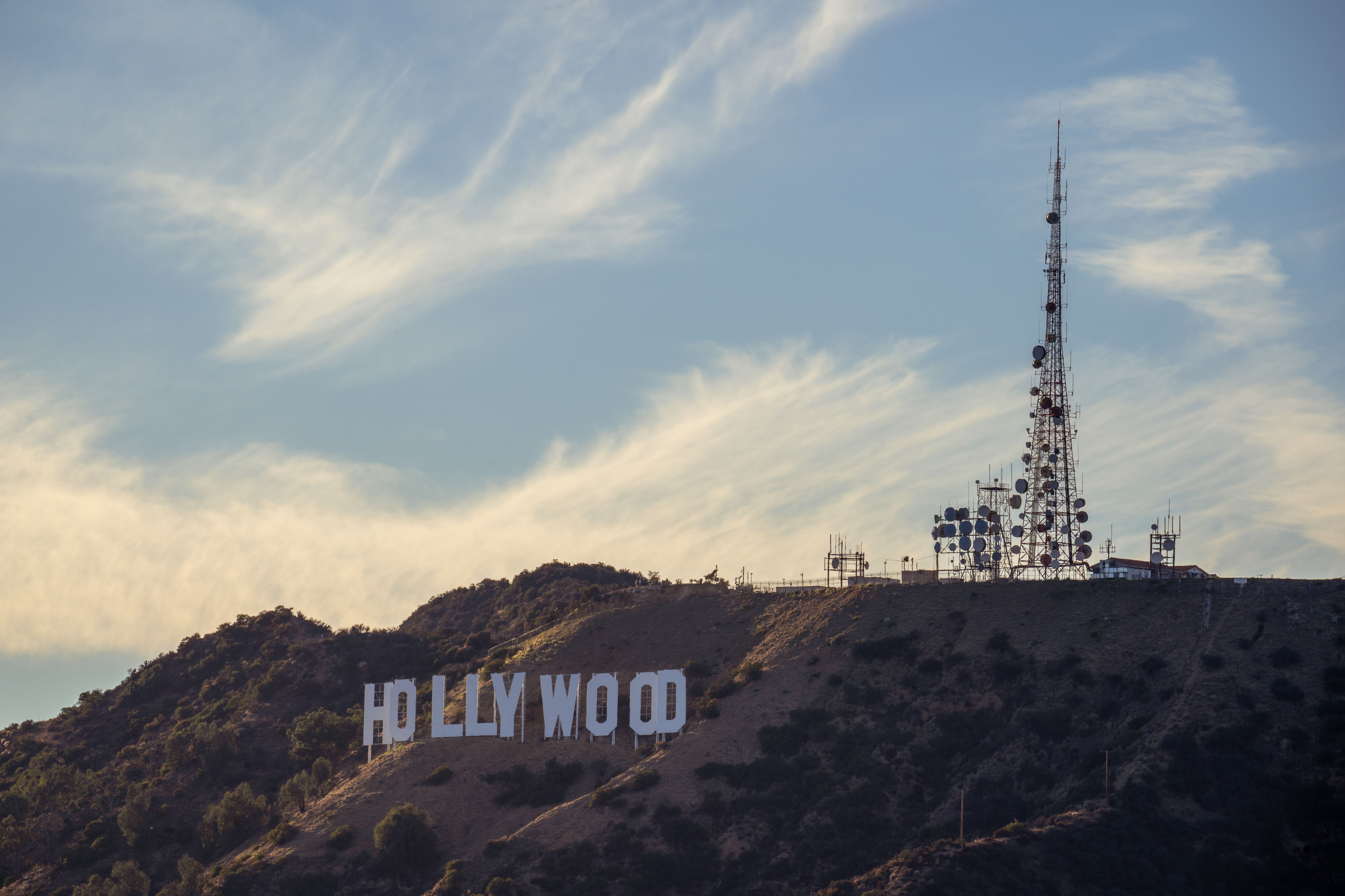 🚗 Car Rental Tips for Visiting Venice Beach and the Boardwalk | Infamous Roadstar Rentals – Los Angeles, CA