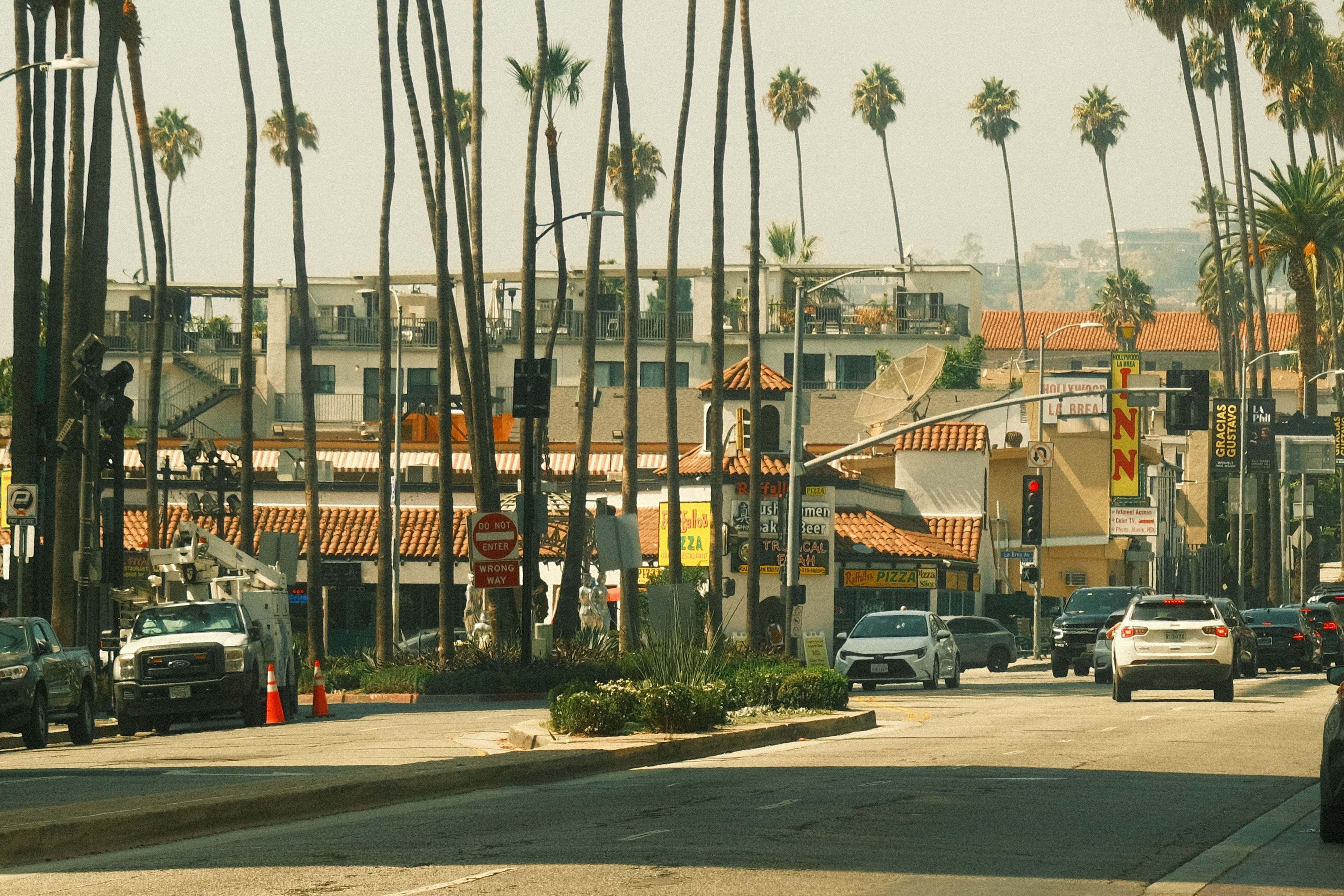 🚗 How to Explore Beverly Hills, Rodeo Drive, and West Hollywood by Car | Infamous Roadstar Rentals, Los Angeles, CA