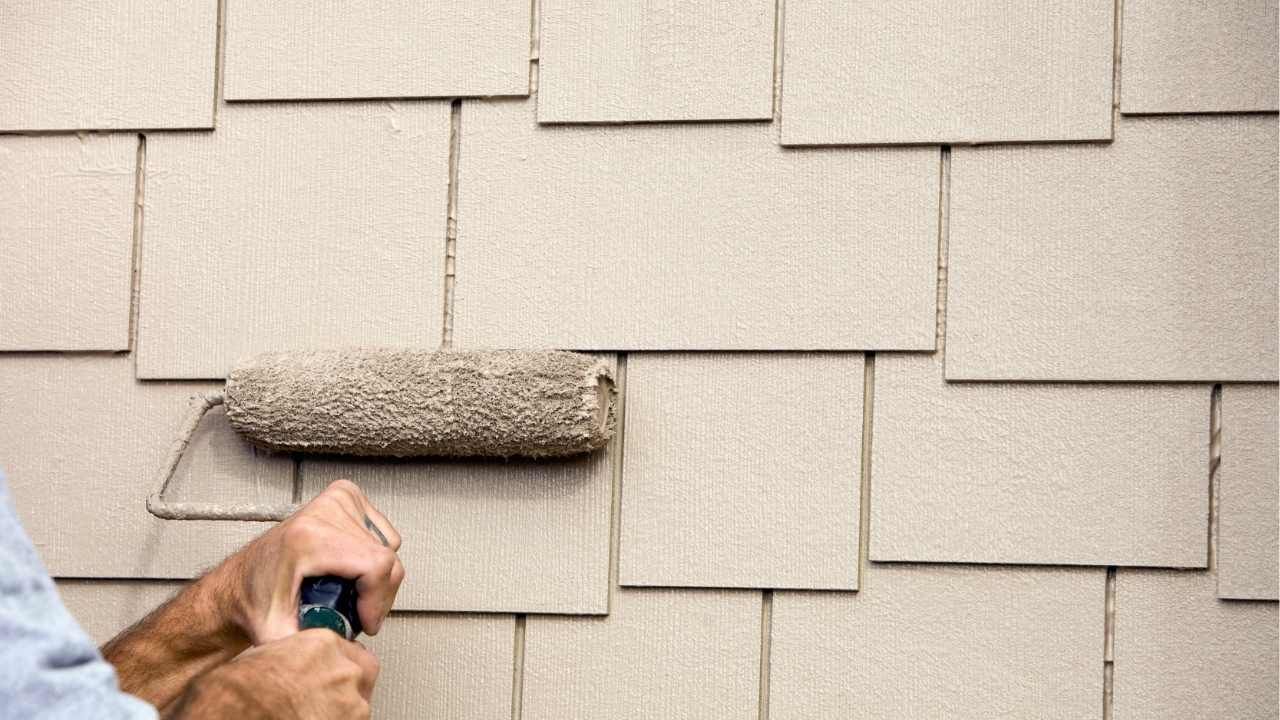 Wood Siding vs Fiber Cement: Painting Differences Explained