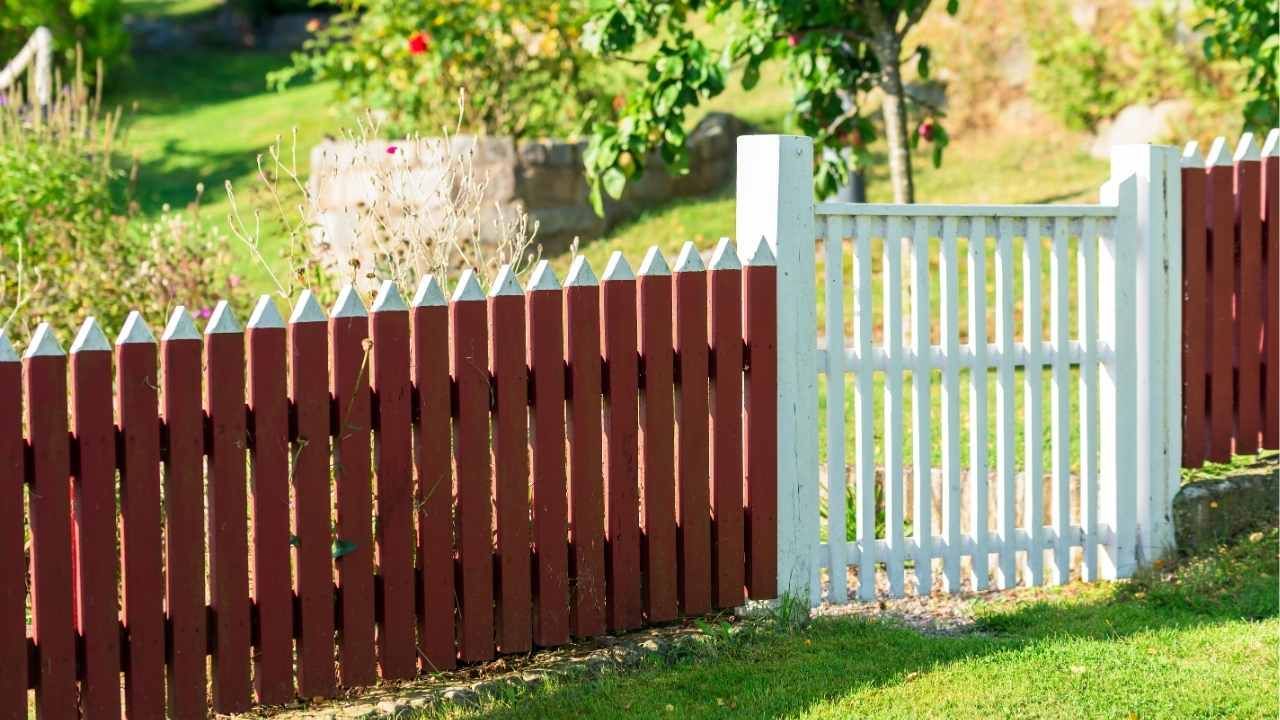 fence building