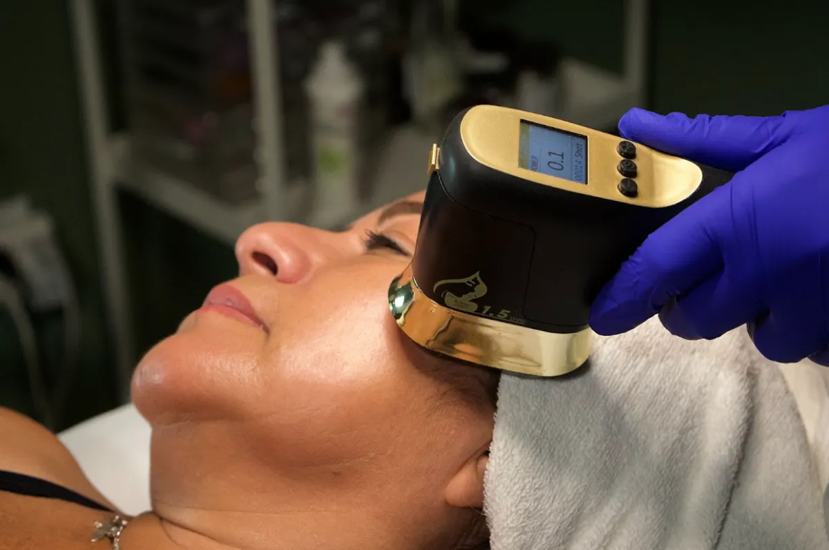 white bed pillow on bed