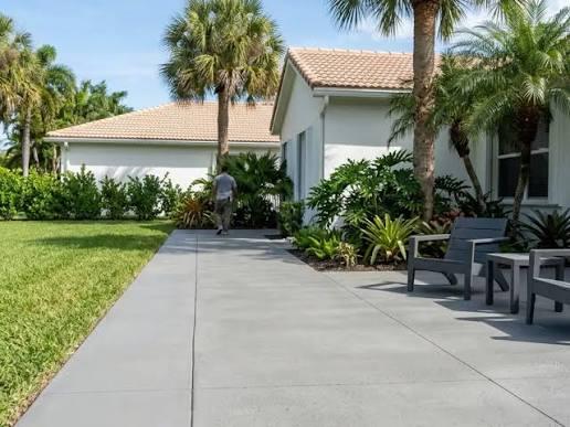 Miami Concrete Pros  constructs concrete driveway