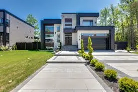 Miami Concrete Pros  constructs concrete driveway