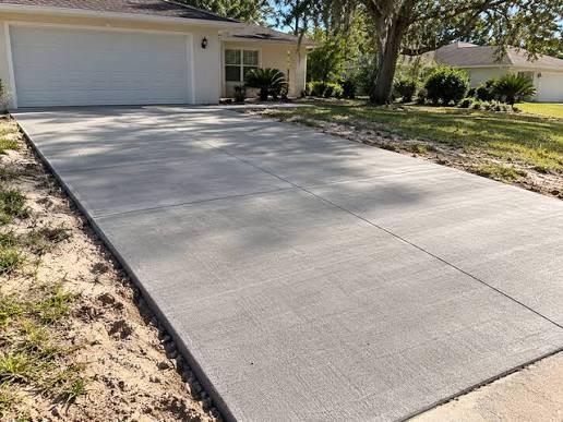 Miami Concrete Pros  constructs concrete driveway