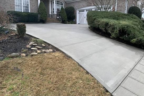 Miami Concrete Pros  constructs concrete driveway