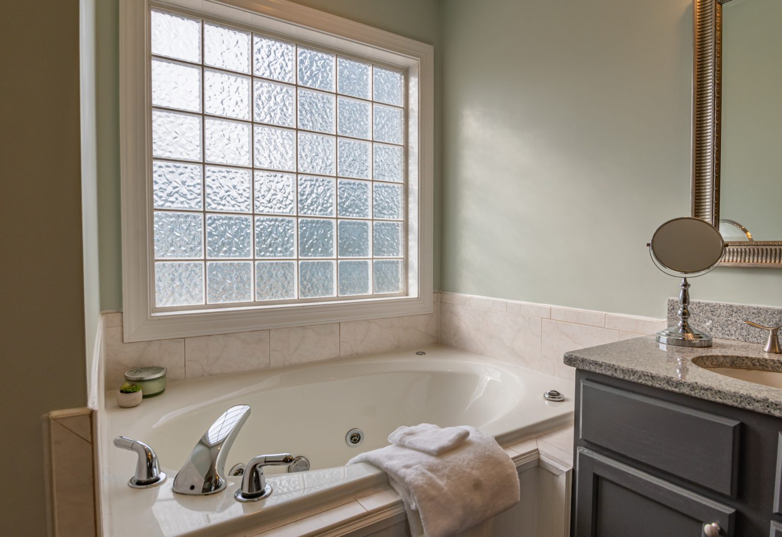  Bathtub Refinishing