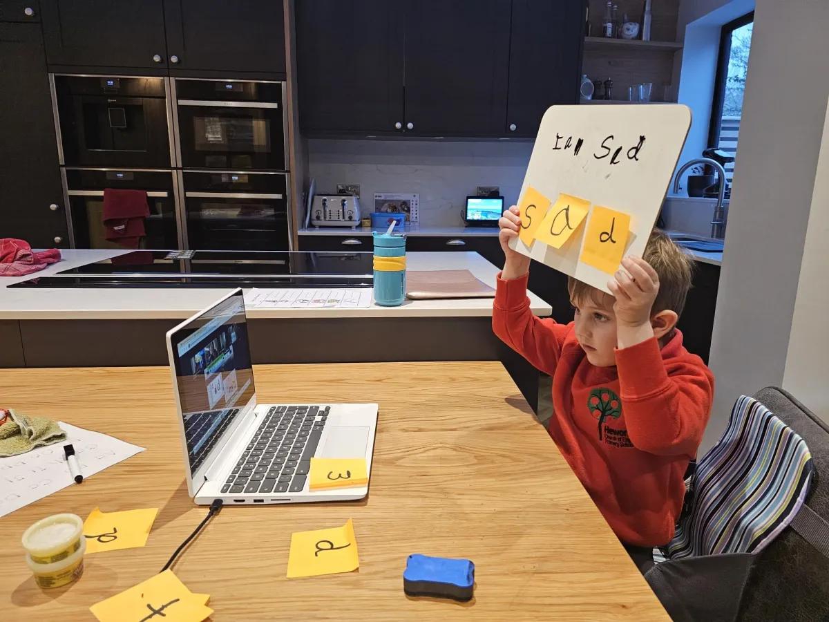 Kids learn online phonics