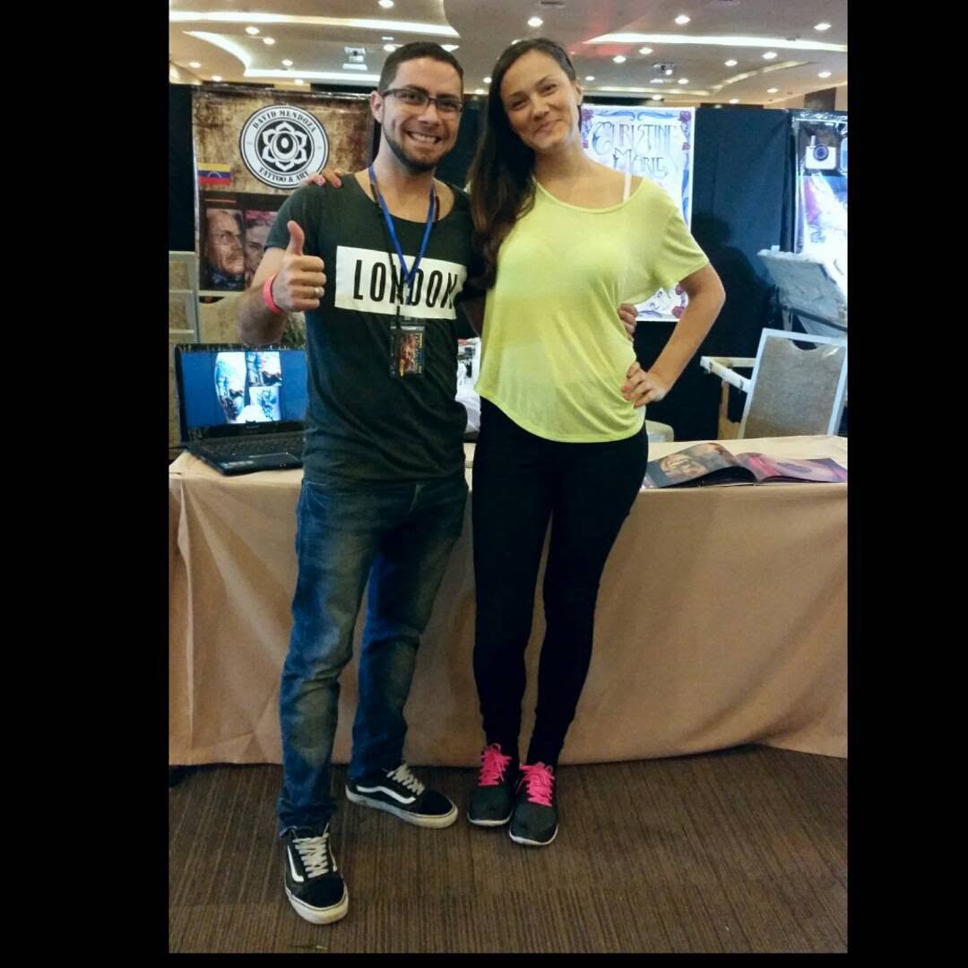 David Mendoza art acompañado de su colega Christine durante la séptima Panamá Ink fest en el 2015 celebrada en el Grand Salon Panamá del hotel RIU plaza.