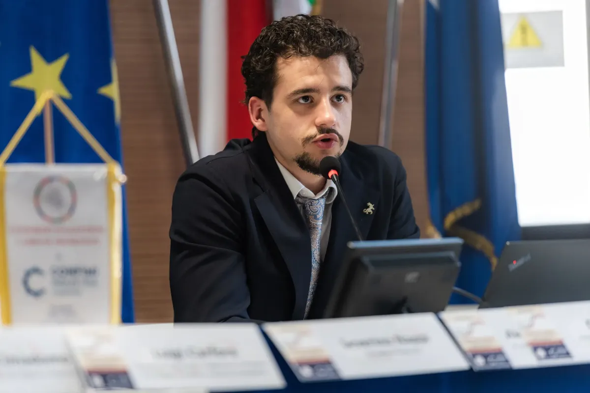 Denis Bilo Presentazione Consiglio Regionale Campano Della Campania Politici senatori politico Imprenditore Infrastrutture AI Automazione Aziendale Presidente del Fluence Group