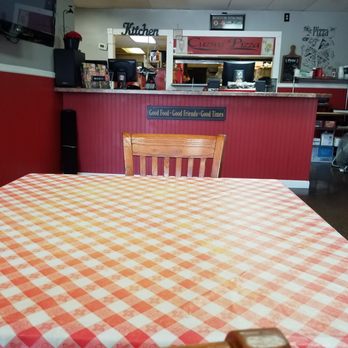 Harrys Fanmous Pizza Exterior