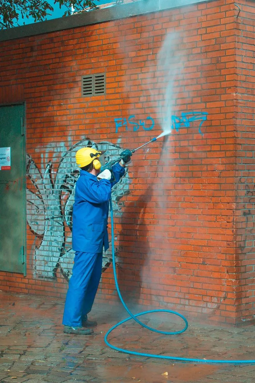 Professional graffiti removal Oakville, ON