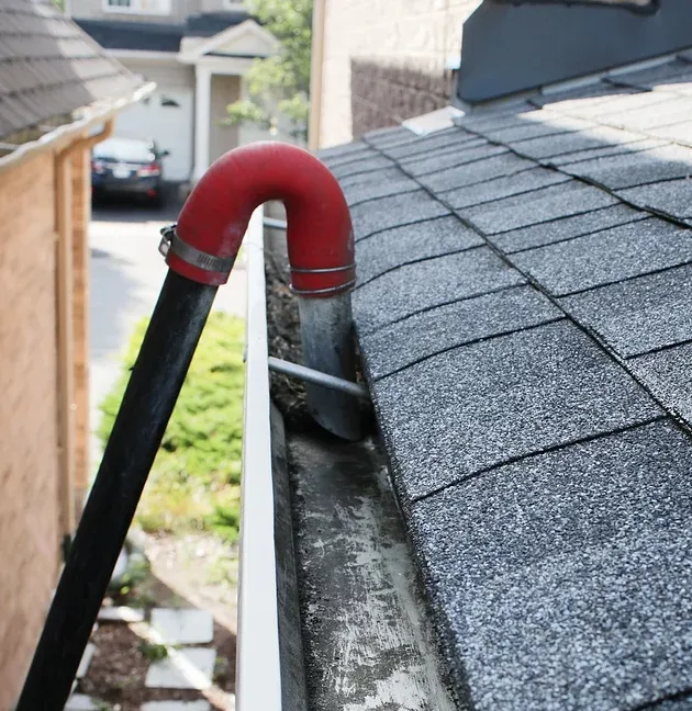 Gutter cleaning Oakville ON