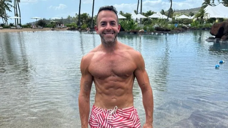 Why Men Over 40 Gain Belly Fat Even When They “Barely Eat”