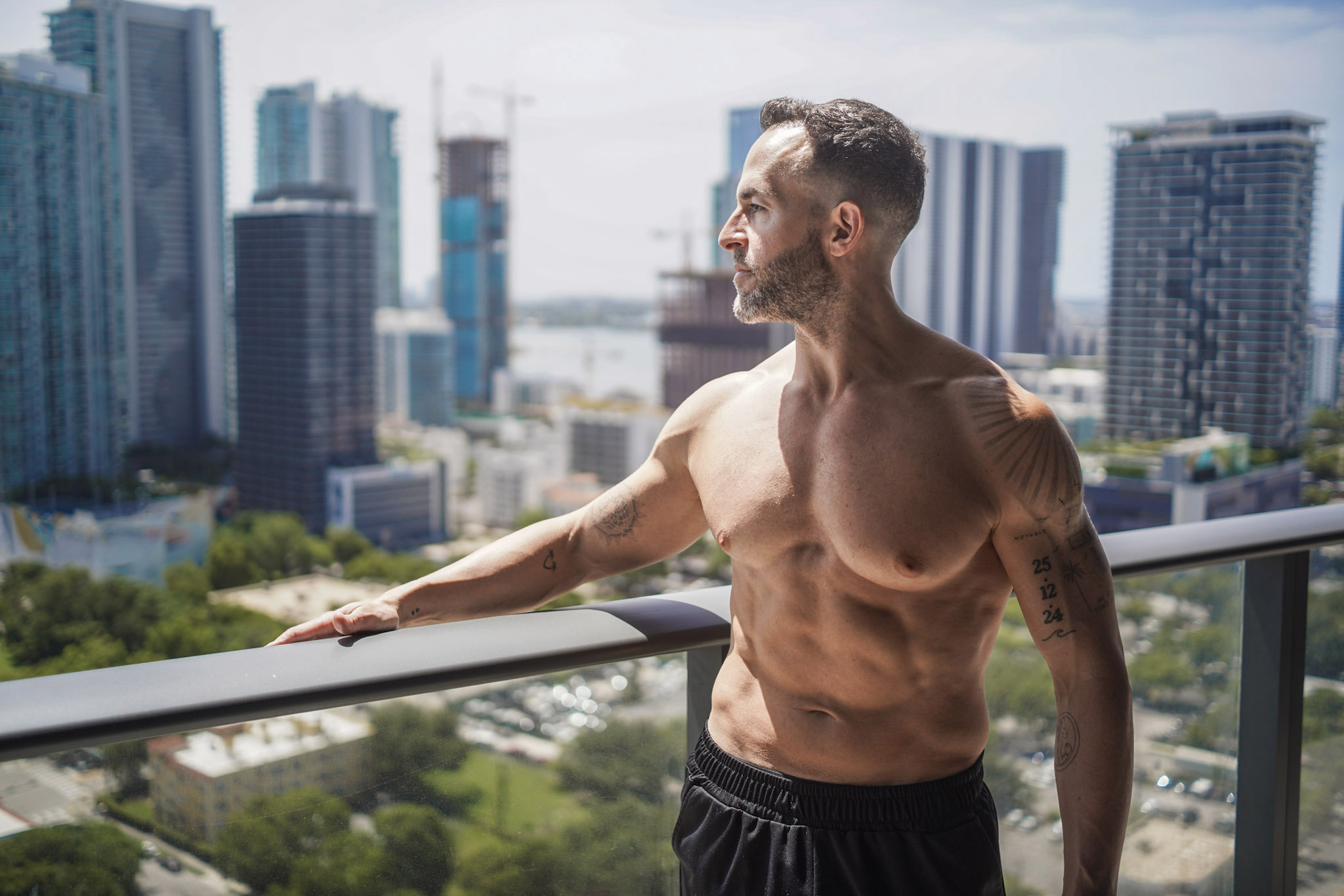 The “Boy Dinner” Problem for Men Over 40: Random Eating Is Destroying Your Metabolism