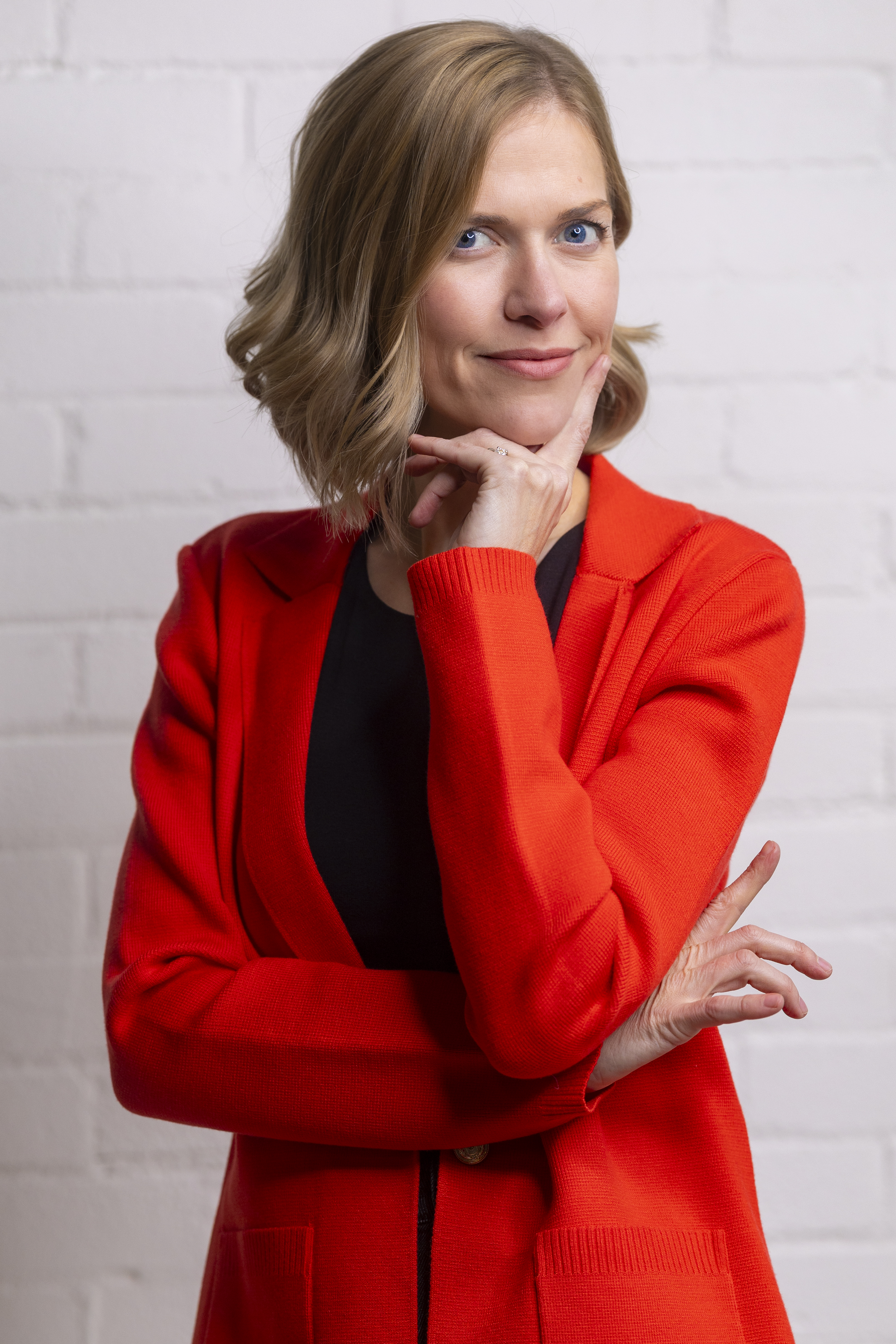 Stacey Bassetti classically trained pianist with Master of Music degree and 18 million Spotify streams Piano Skool founder