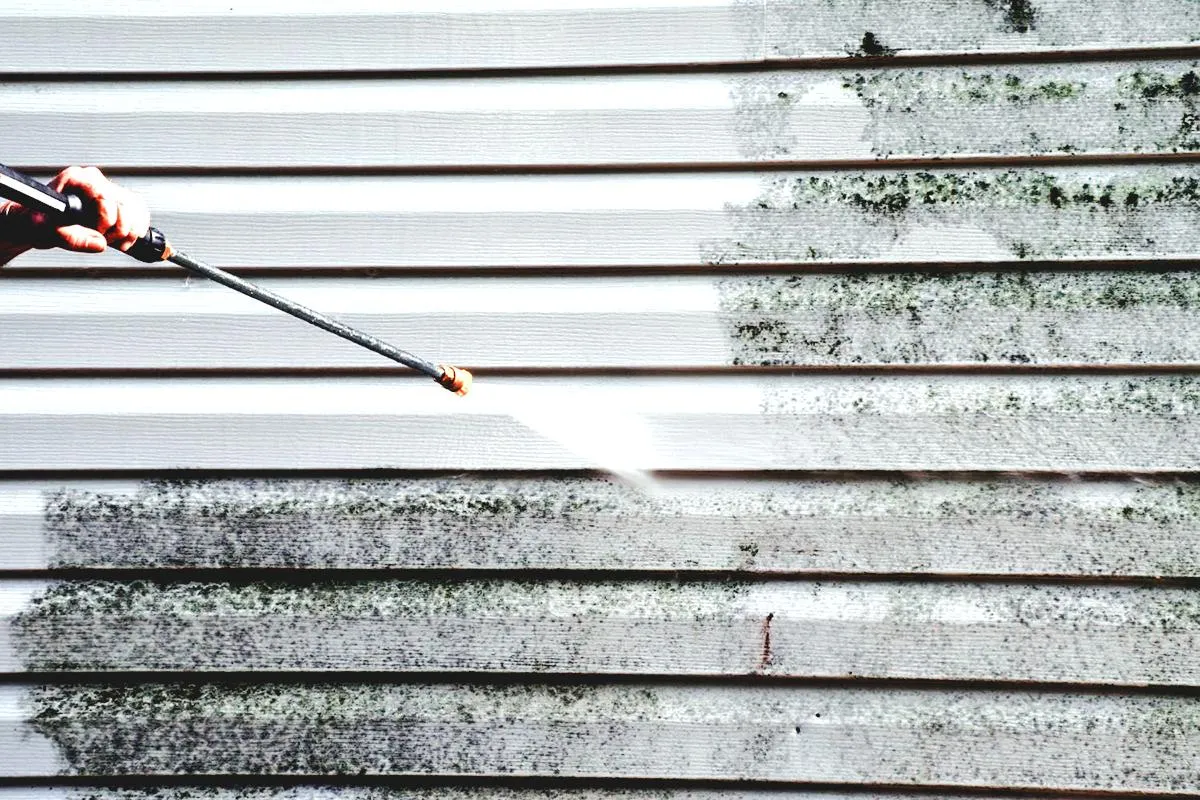 pressure washing the exterior of MOBILE HOMES