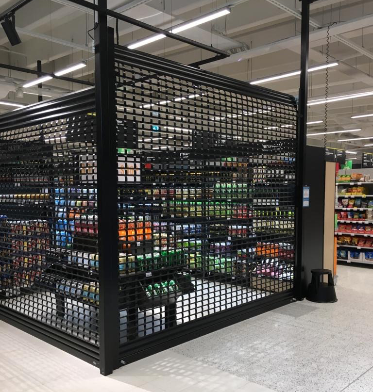 rulakalteri myymälässä