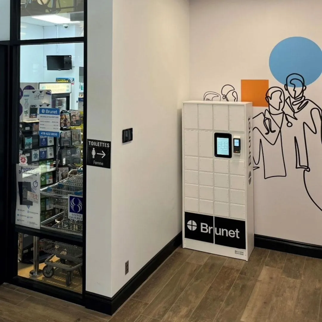 Casier intelligent Sir Steward compact installé dans une pharmacie Brunet pour le ramassage d’ordonnances 24 h / 24