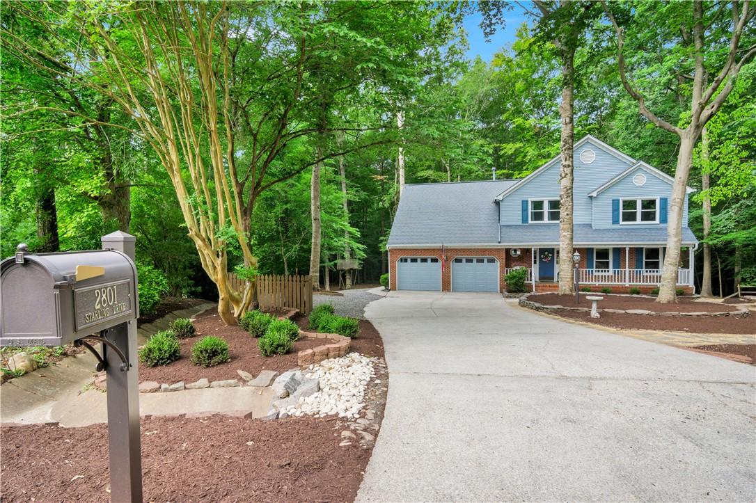 Dallas Concrete Pros builds and installs Driveway