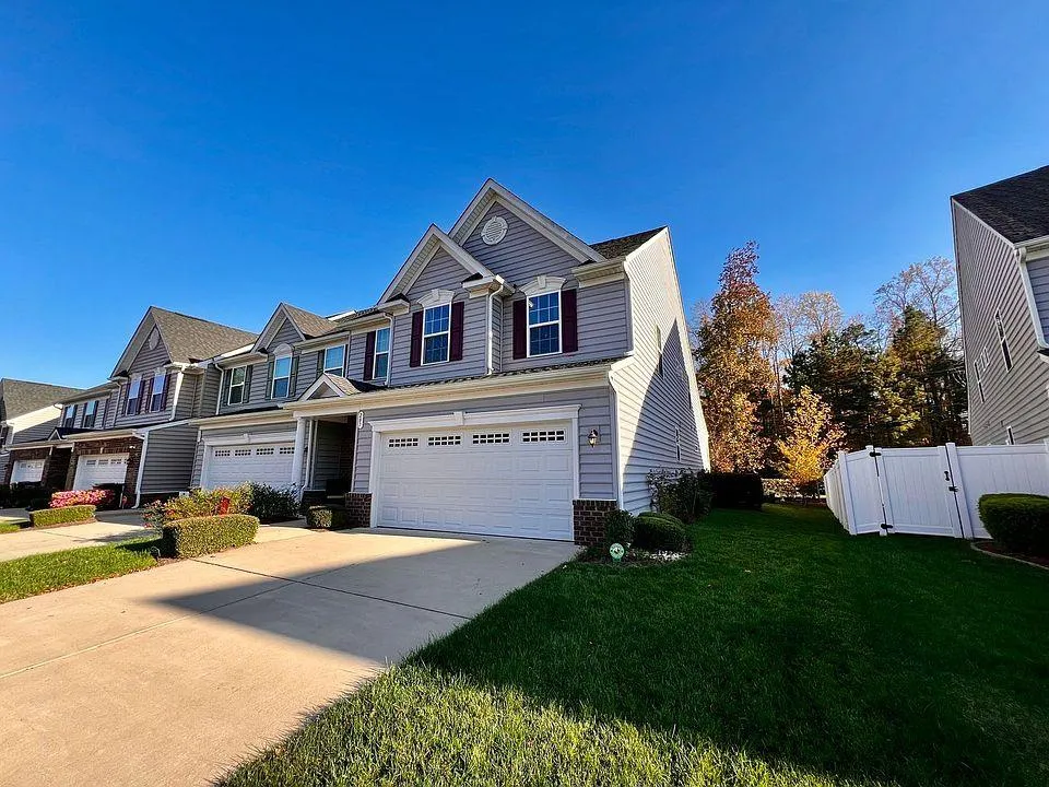 Williamsburg Concrete builds and installs Driveway