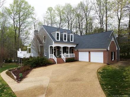 Williamsburg Concrete builds and installs Driveway