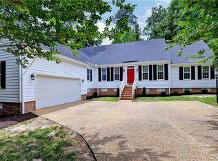 Williamsburg Concrete builds and installs Driveway