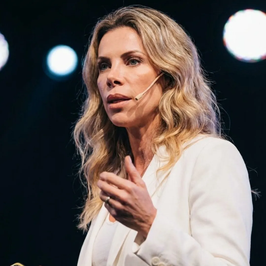 [INSERIR FOTO DA MICHELE AQUI]