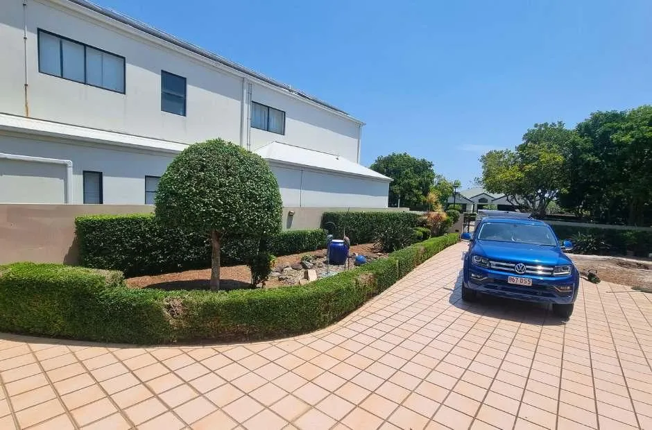 Buderim Hedgin shaping photo