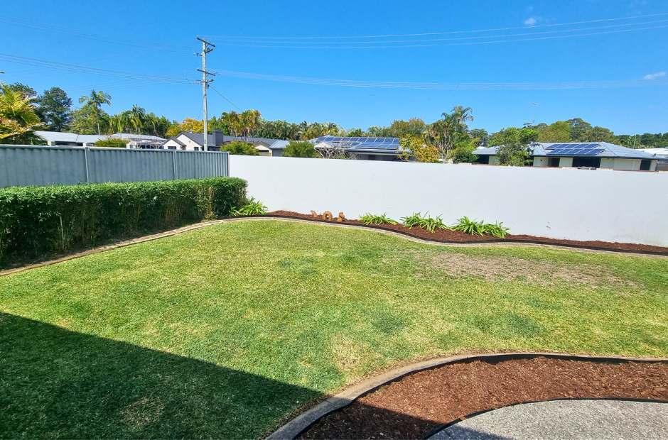 Buderim lawn mowing hedging garden cleanup Photo