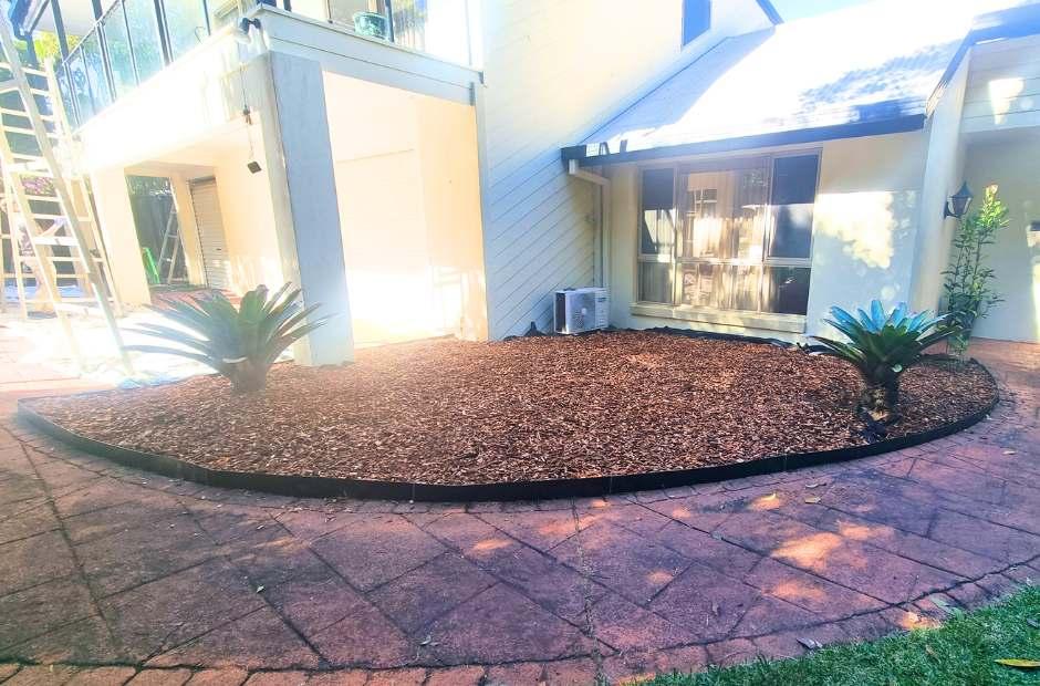 Sippy Downs garden tidy up photo