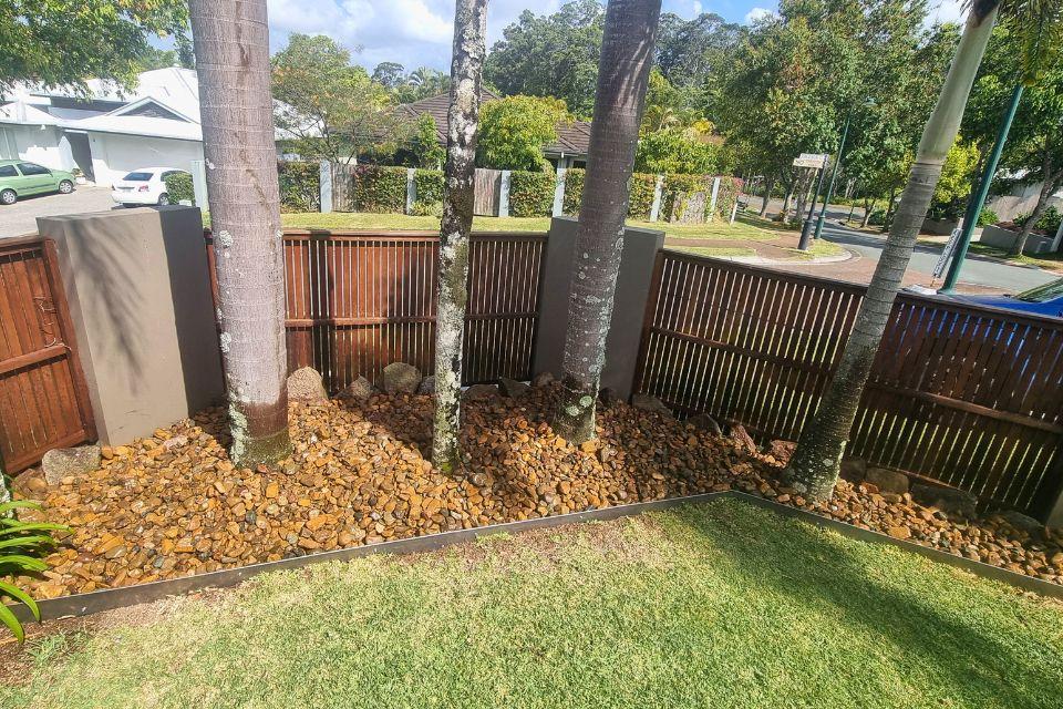 Buderim garden makeover with Mary River rock and shaped steel garden edging