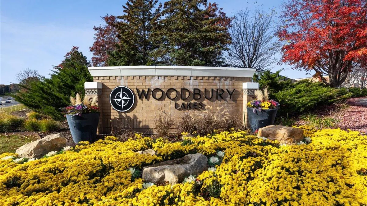 Woodbury MN screened porch builders