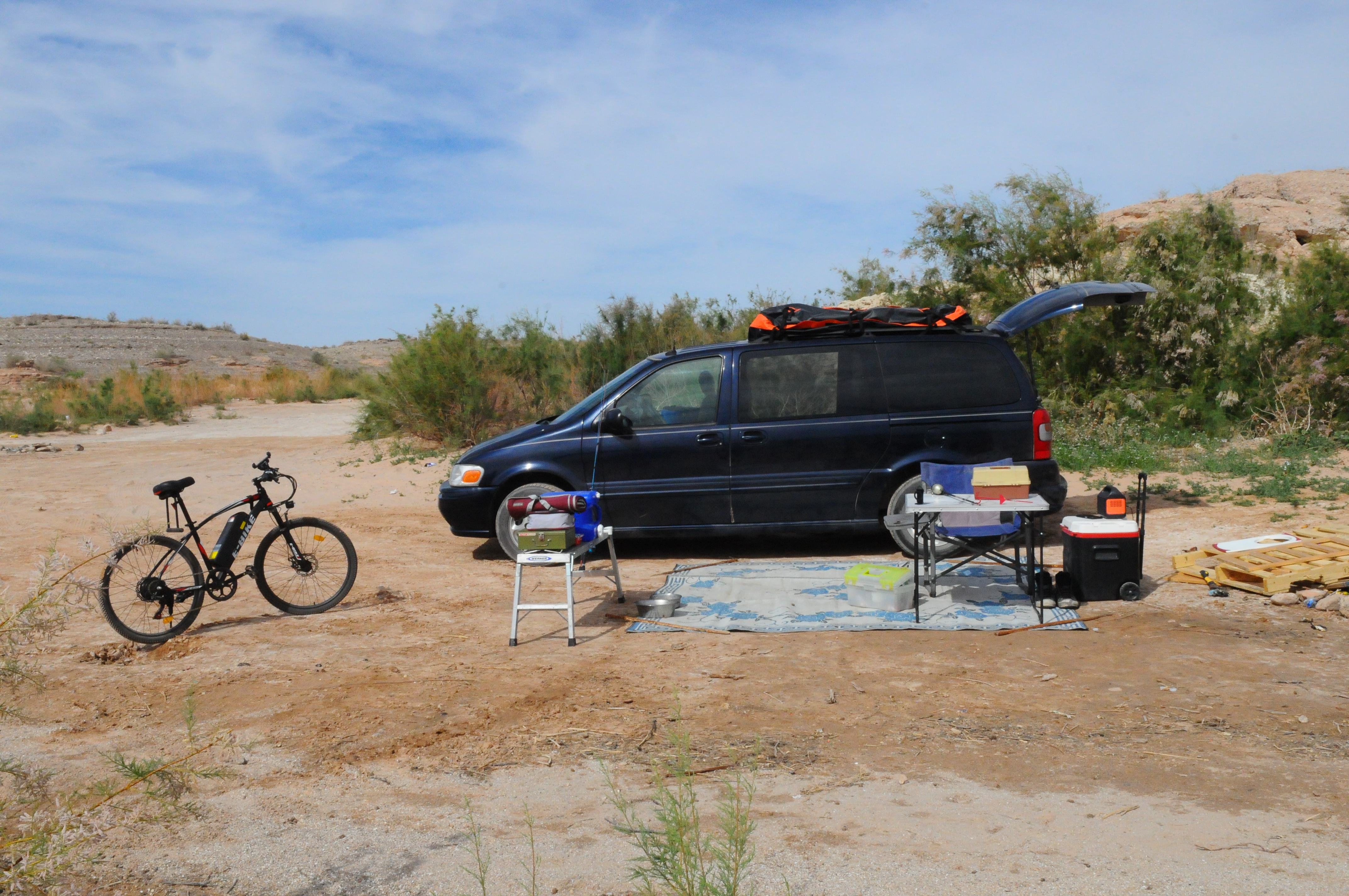Simple shore camping setup overlooking Lake Mead