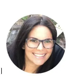 Review about marketing results from black haired woman